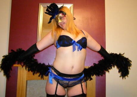 TAC Amateurs invite you to explore xxx pictures with Samantha in sucking hot cock